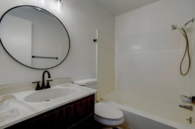 Building Photo - 3035 Pleasant Valley Cir