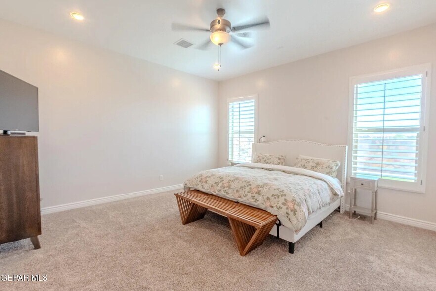 Building Photo - 13364 Emerald Glass Dr