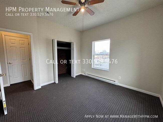 Building Photo - 2722 Lincoln Way E