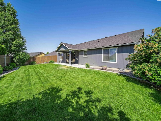 Building Photo - Luxury Kennewick Home for Lease – Elegant ...