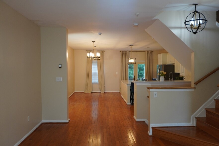 Building Photo - 8381 Township Dr