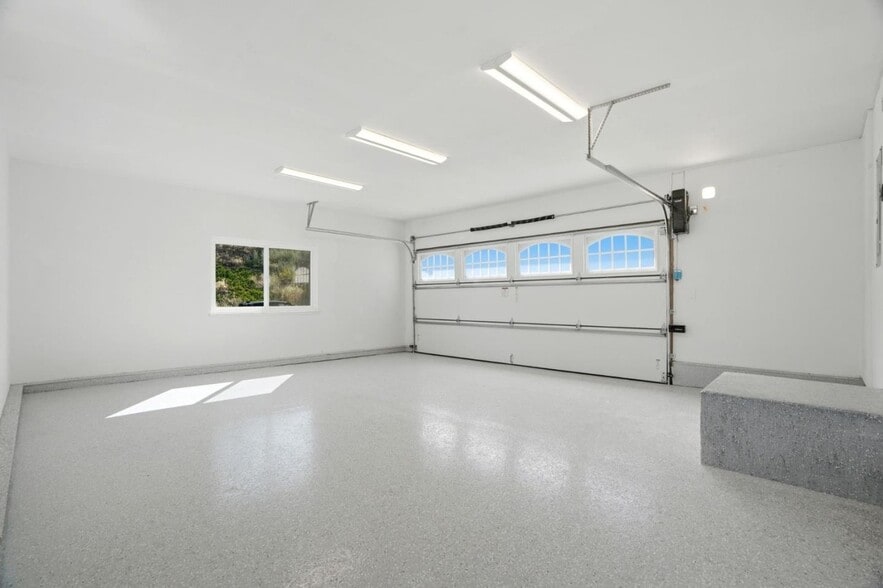 Building Photo - 93 Ridgeview Ave