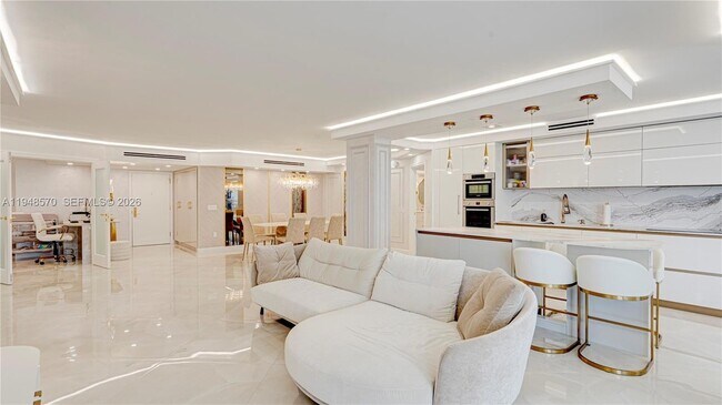 Building Photo - 16711 Collins Ave