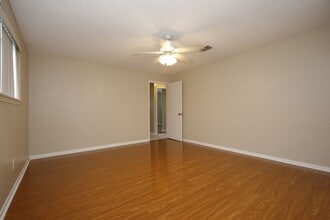 Building Photo - 2207 Whiteback Dr