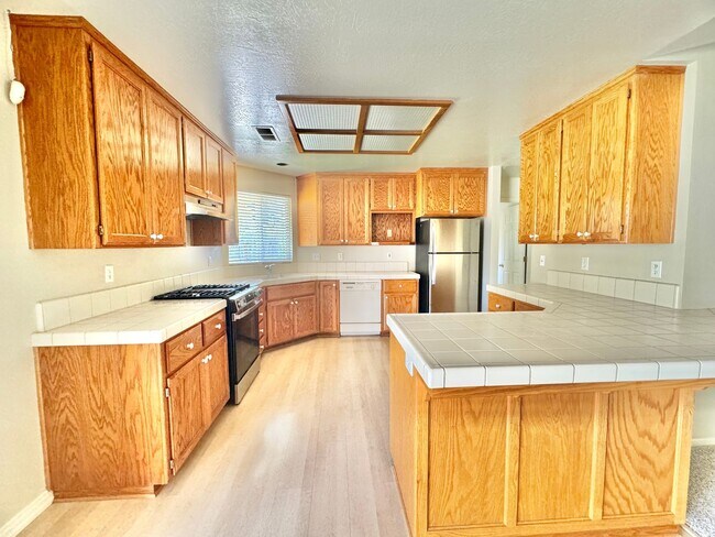 Building Photo - Beautiful Home in Amber Grove