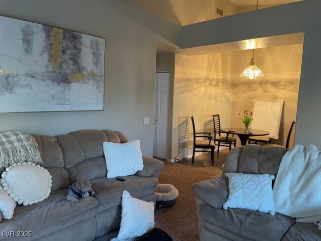 Building Photo - 2001 Jade Creek St