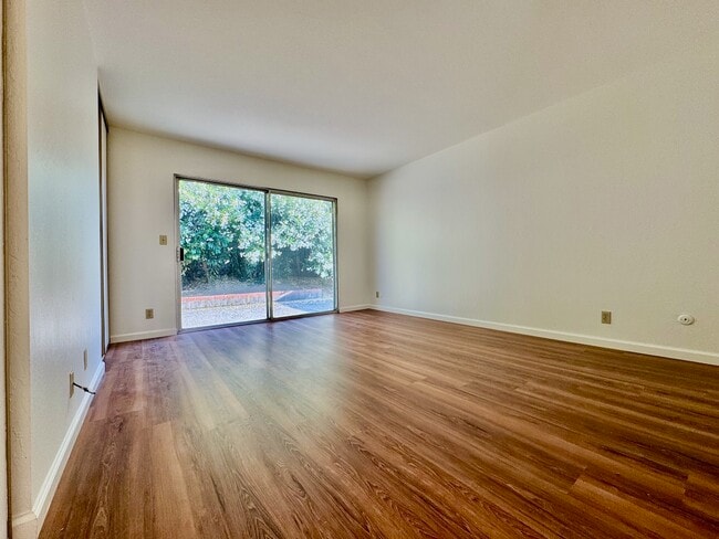 Building Photo - 772 Privet Ct