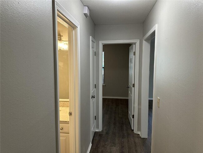 Building Photo - 2485 W Jane Cir Dr