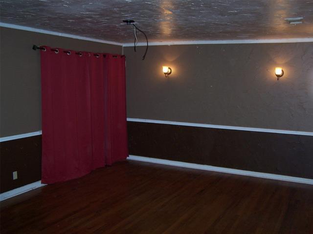 Building Photo - 802 N Powell Pkwy