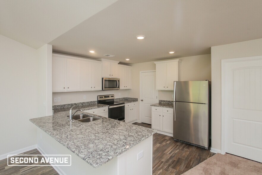 Building Photo - 317 Greenwood Valley Ct