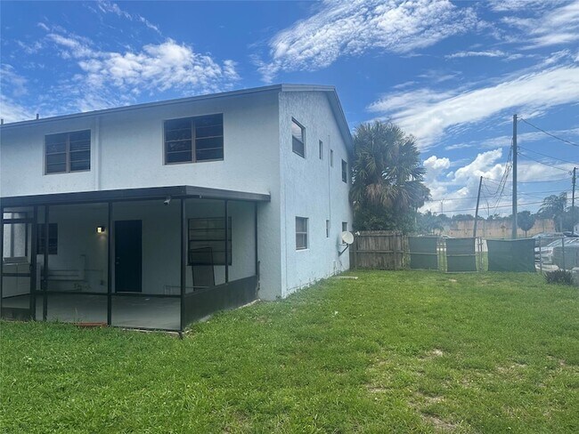 Building Photo - 8507 Sunset Dr
