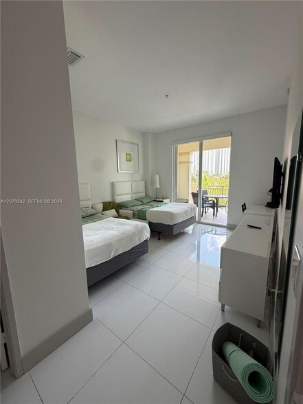 Building Photo - 150 Sunny Isles Blvd