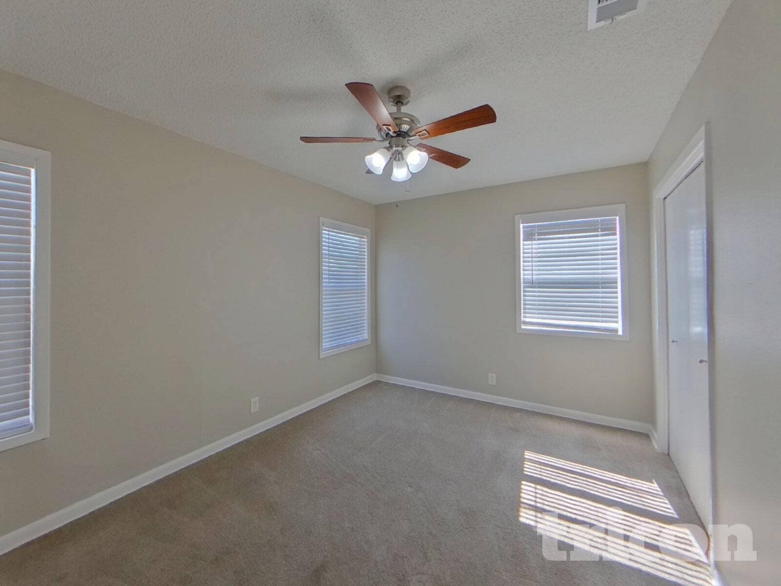 Building Photo - 737 SE 3rd St