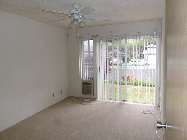 Building Photo - T0197 - NEWTOWN MEADOWS #9G1