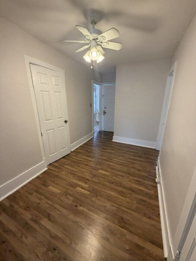 Building Photo - 256 Mabrick Ave