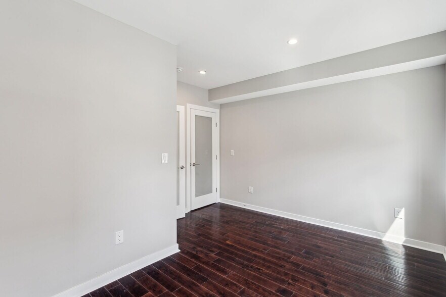 Building Photo - 1833 Ginnodo St
