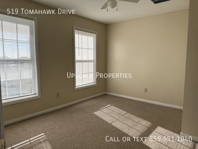 Building Photo - 519 Tomahawk Dr