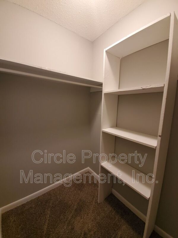 Building Photo - 2021 Highridge Dr SW