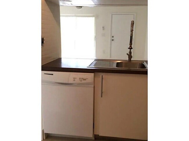 Building Photo - 1290 NE 119th St