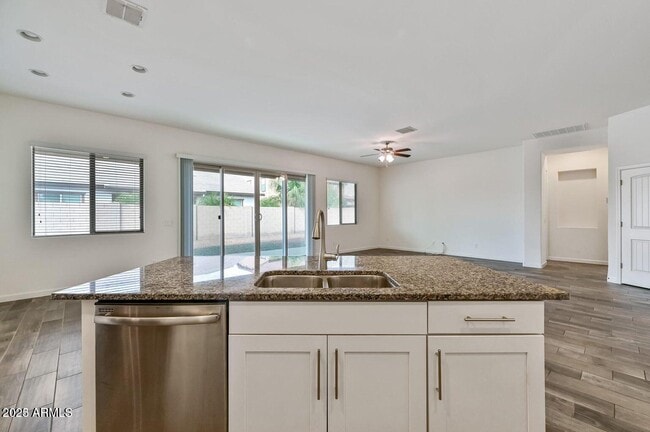 Building Photo - 19250 E Carriage Way