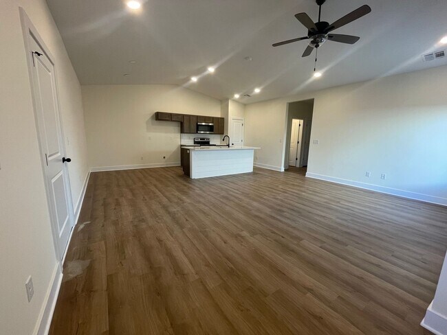 Building Photo - 3809/11 Bluelake