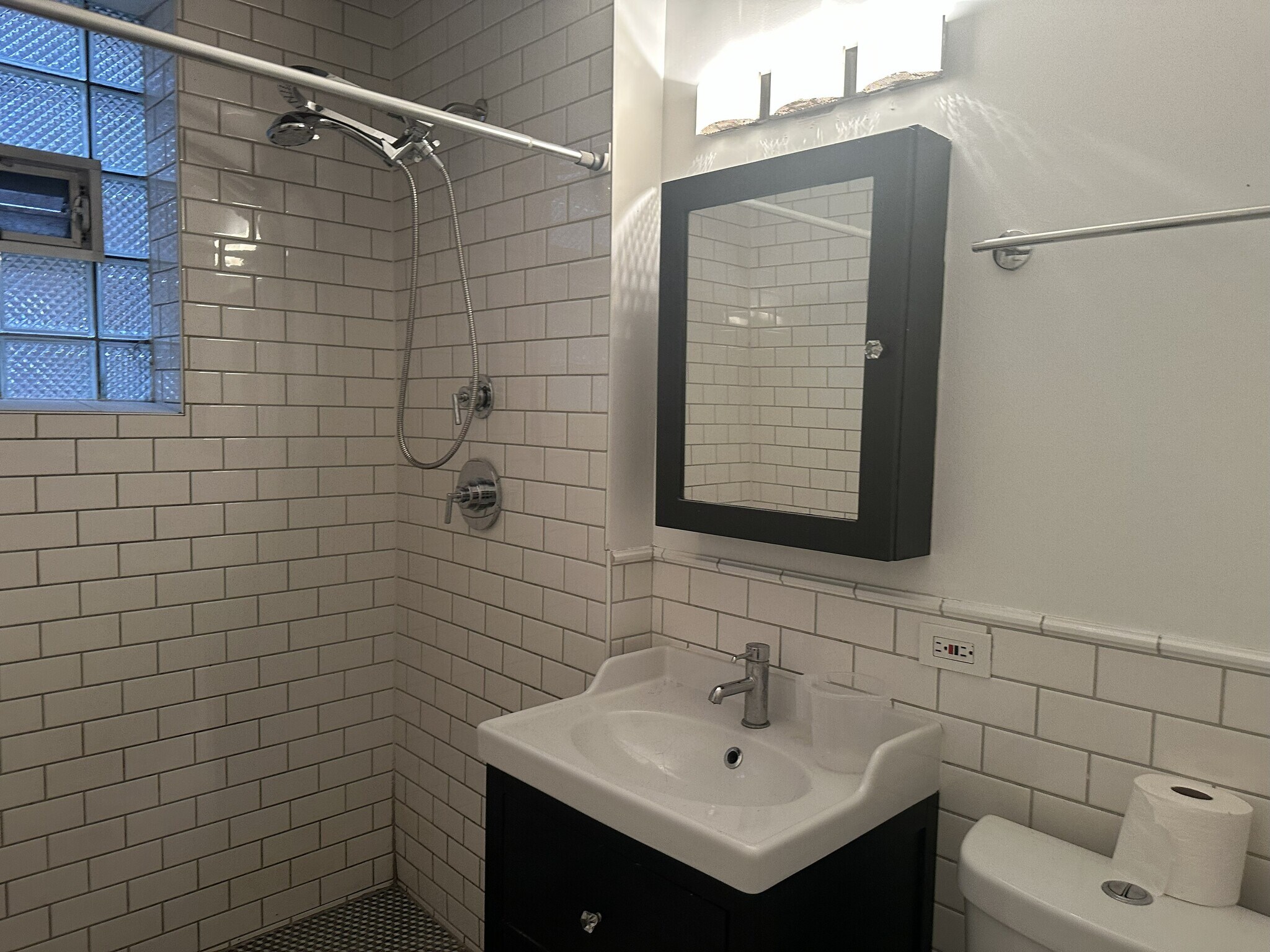 Building Photo - 3241 N Lawndale Ave