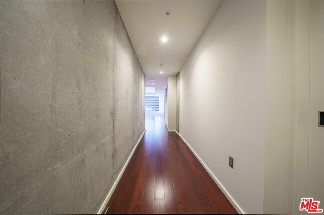 Building Photo - 1155 S Grand Ave