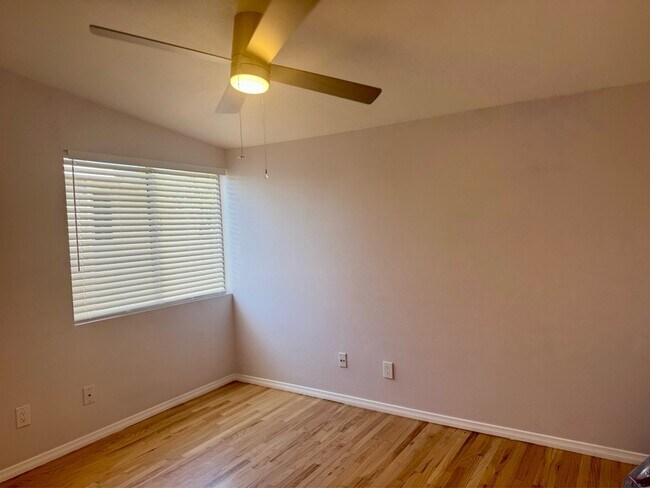 Building Photo - 5730 Ferber St