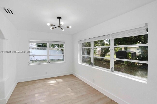 Building Photo - 610 NW 38th Ct