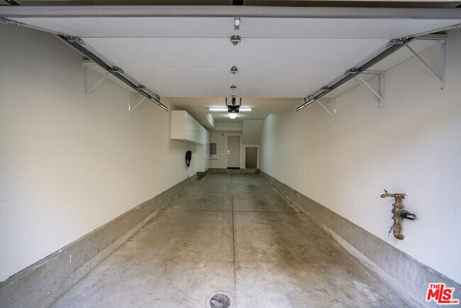 Building Photo - 2111 N Cahuenga Blvd