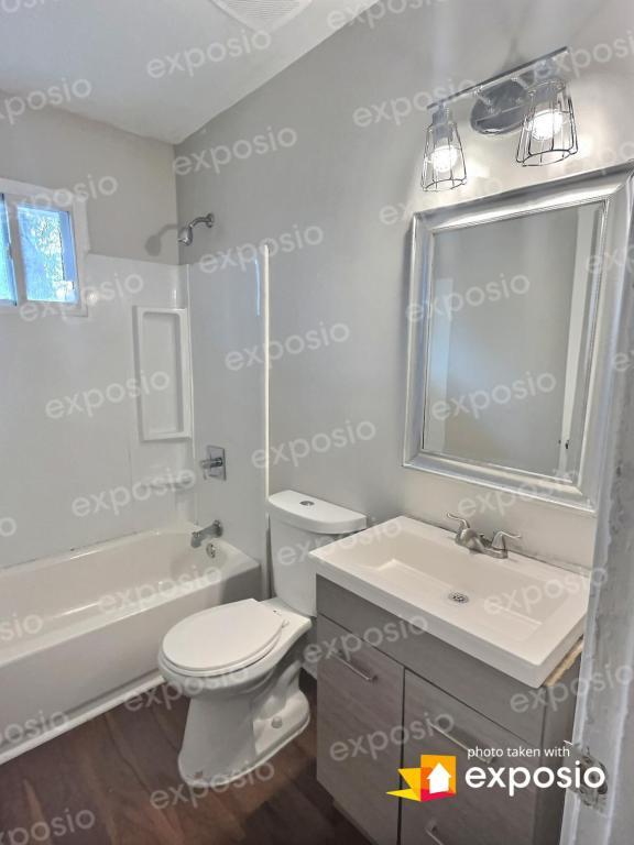 Building Photo - 1910 Center Ave