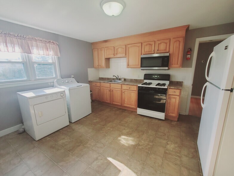 Building Photo - 47 Park St