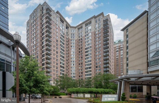 Building Photo - 851 N Glebe Rd
