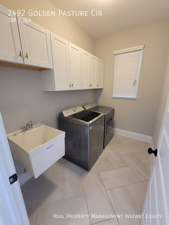 Building Photo - 2492 Golden Pasture Cir