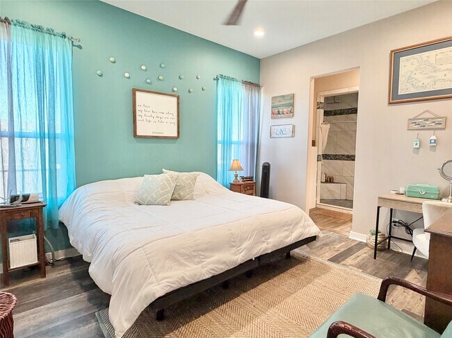 Building Photo - 1051 Honeysuckle