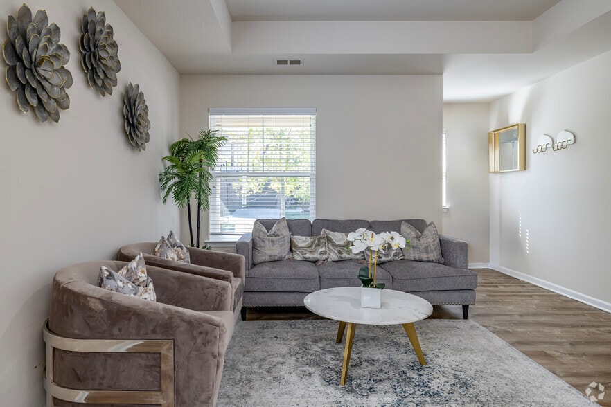 2BR, 2BA - 1,300SF - Aspen - Living Room - Northgate Canton