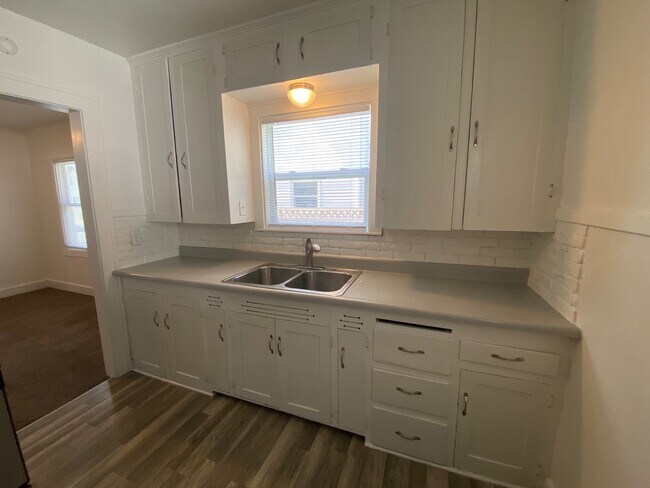 Kitchen - 1223 Reed Ave