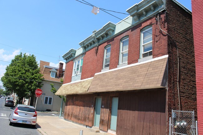 Building Photo - 4801-4805 Longshore Ave