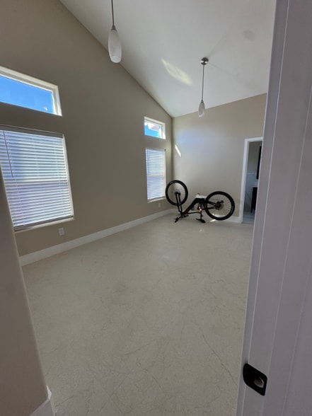 Building Photo - 11263 Rugh St