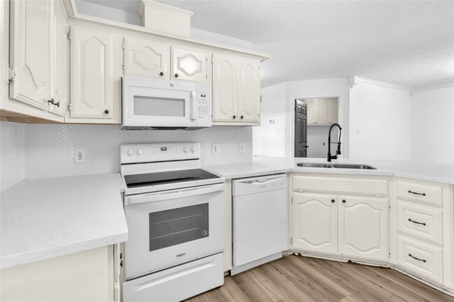 Building Photo - 2930 23rd Ave N