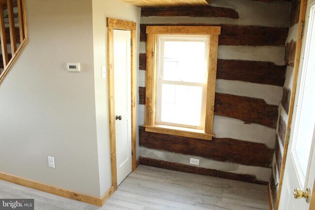 Building Photo - 739 S Main St