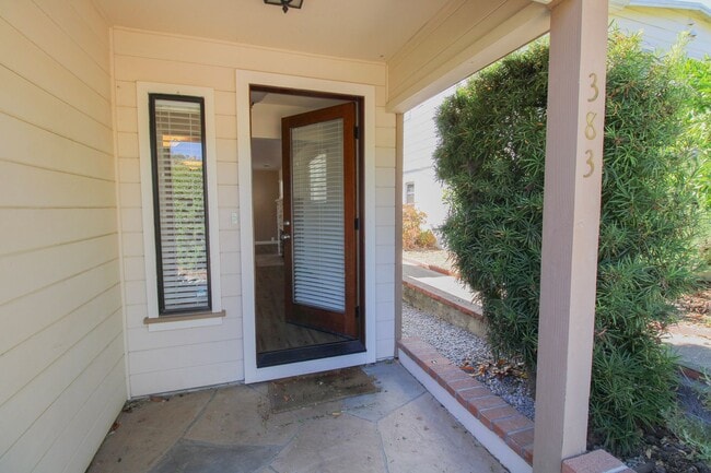 Building Photo - Exceptional Monterey Heights 4 Bedroom Hou...