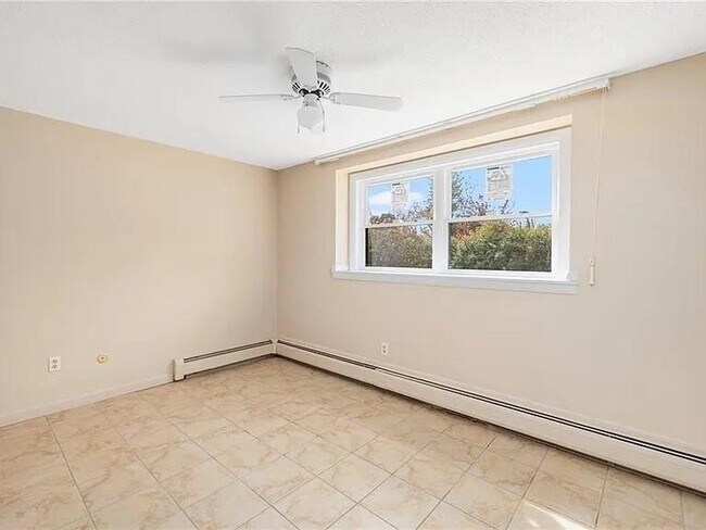 Building Photo - 510 Child St