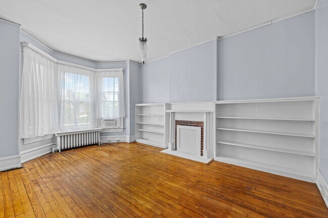 Building Photo - 2713 W Grace St