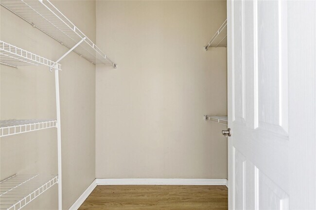 Building Photo - 511 SE 5 Ave