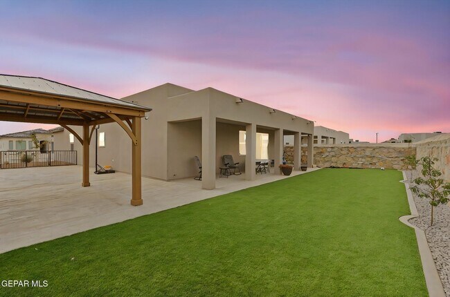 Building Photo - 824 Paseo Solar Dr