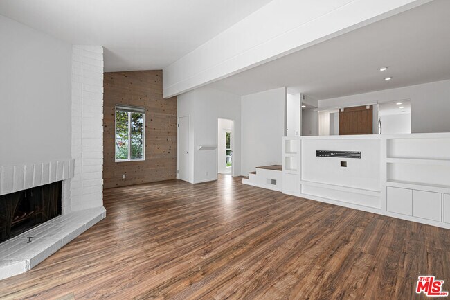 Building Photo - 17114 Palisades Cir