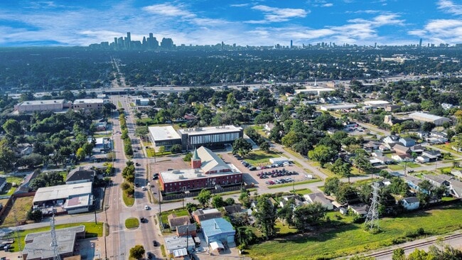 Building Photo - 6701 Irvington Blvd