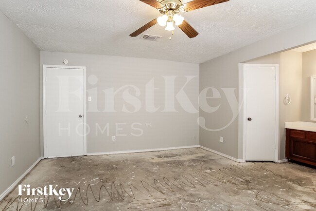 Building Photo - 24119 Lone Elm Dr