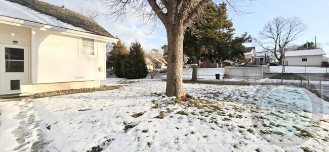 Building Photo - A "Must See" 2bd/1ba Beautiful home!